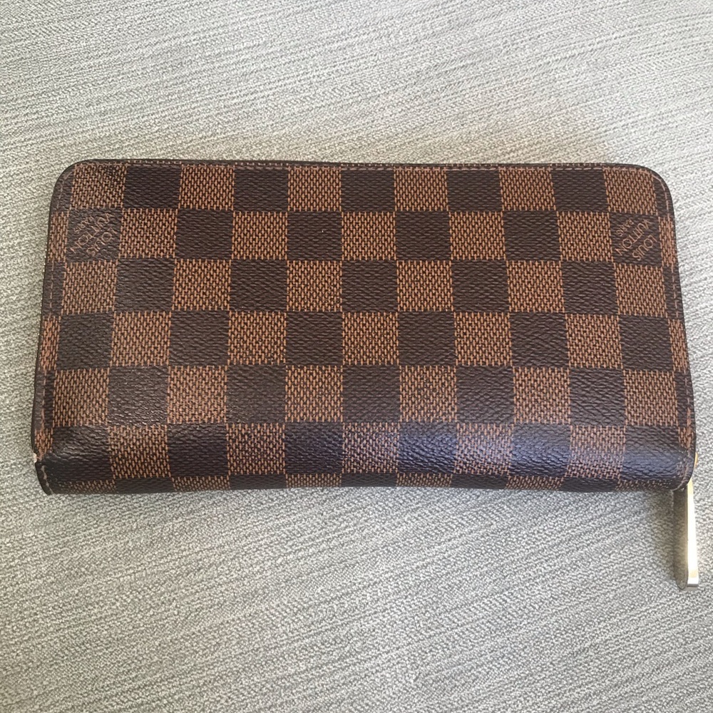 Louis Vuitton Zippy Wallet